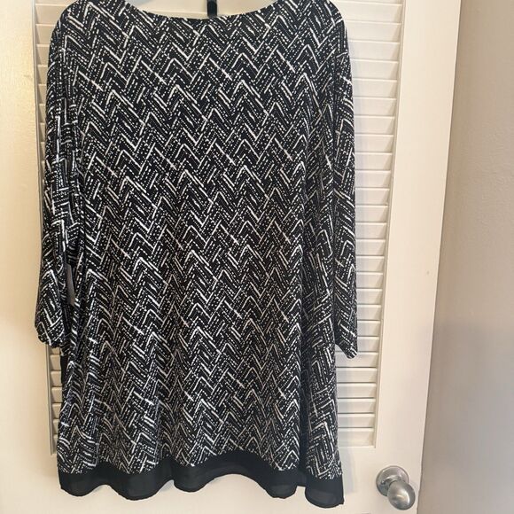 Catherines Black White Geometric Tunic Top Chiffon Hem 3/4 Sleeve Chic Work Wear - Picture 4 of 12